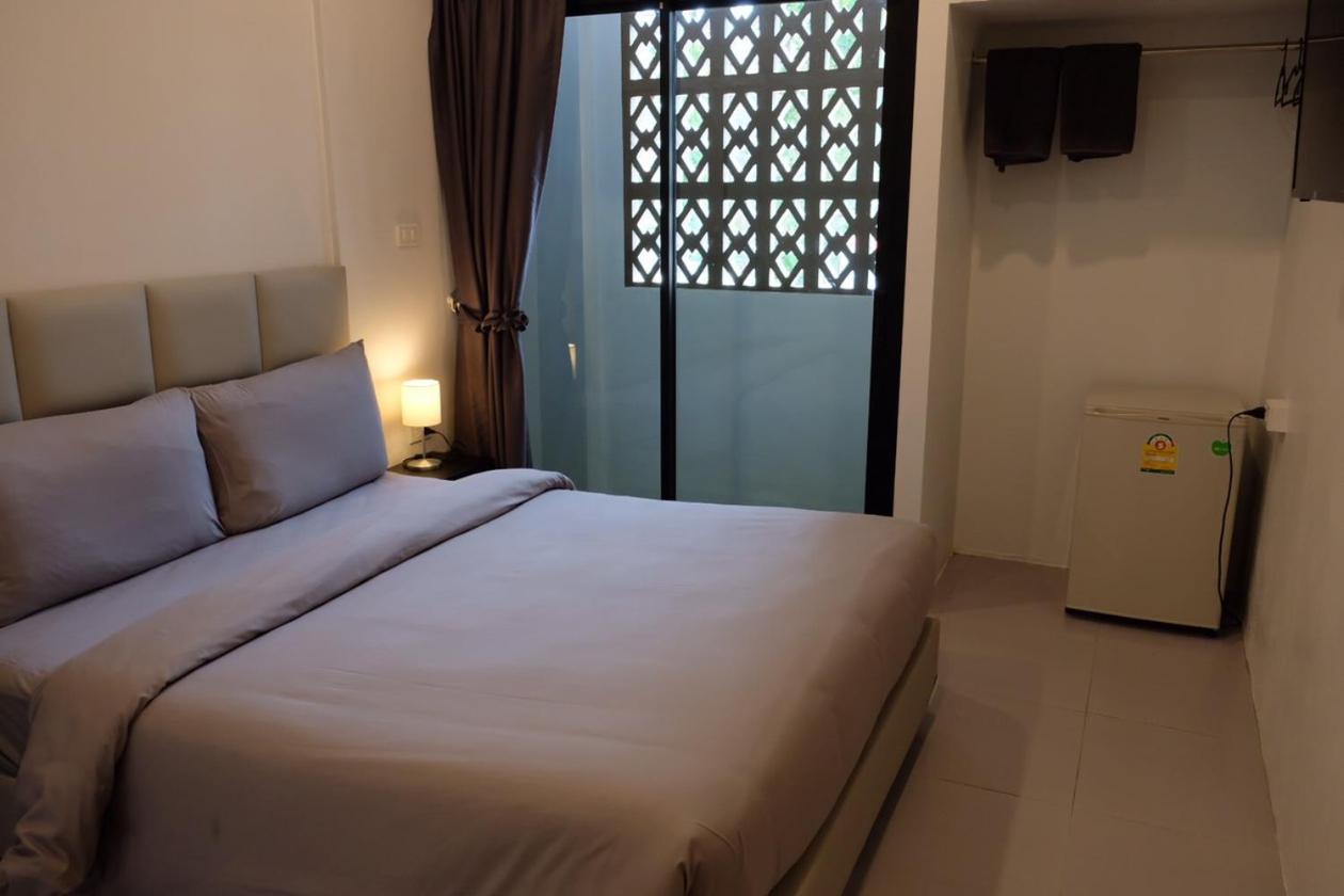 Minimal House Patong (Adults Only) Hostel Exterior foto