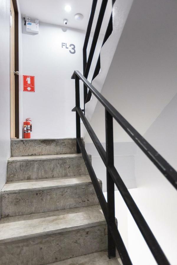 Minimal House Patong (Adults Only) Hostel Exterior foto