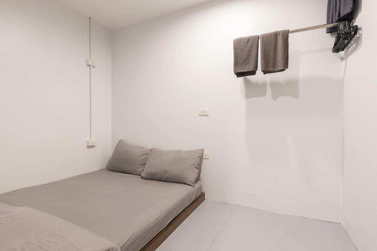 Minimal House Patong (Adults Only) Hostel Exterior foto