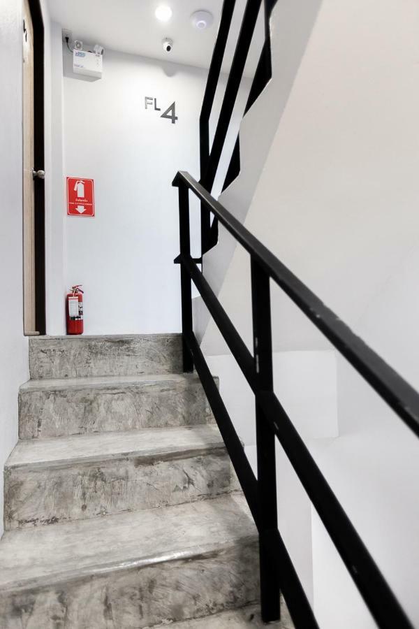 Minimal House Patong (Adults Only) Hostel Exterior foto
