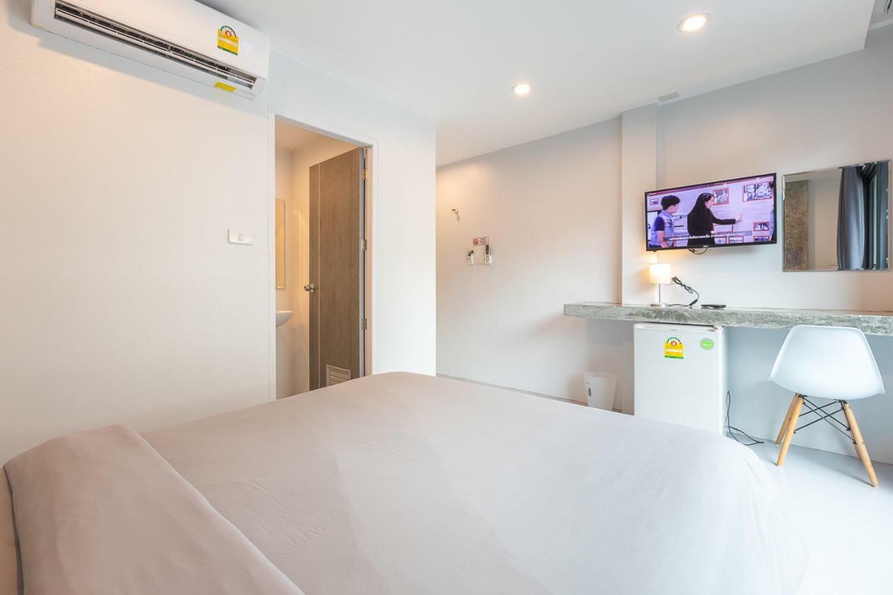 Minimal House Patong (Adults Only) Hostel Exterior foto