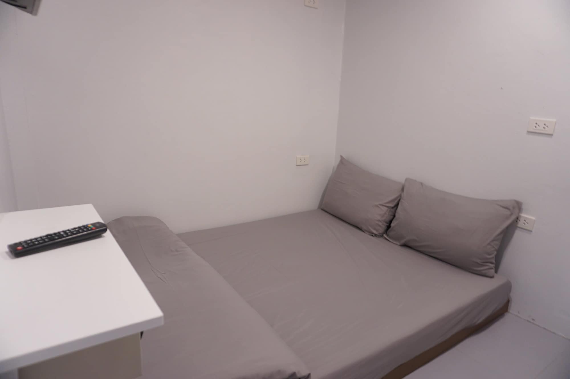 Minimal House Patong (Adults Only) Hostel Exterior foto