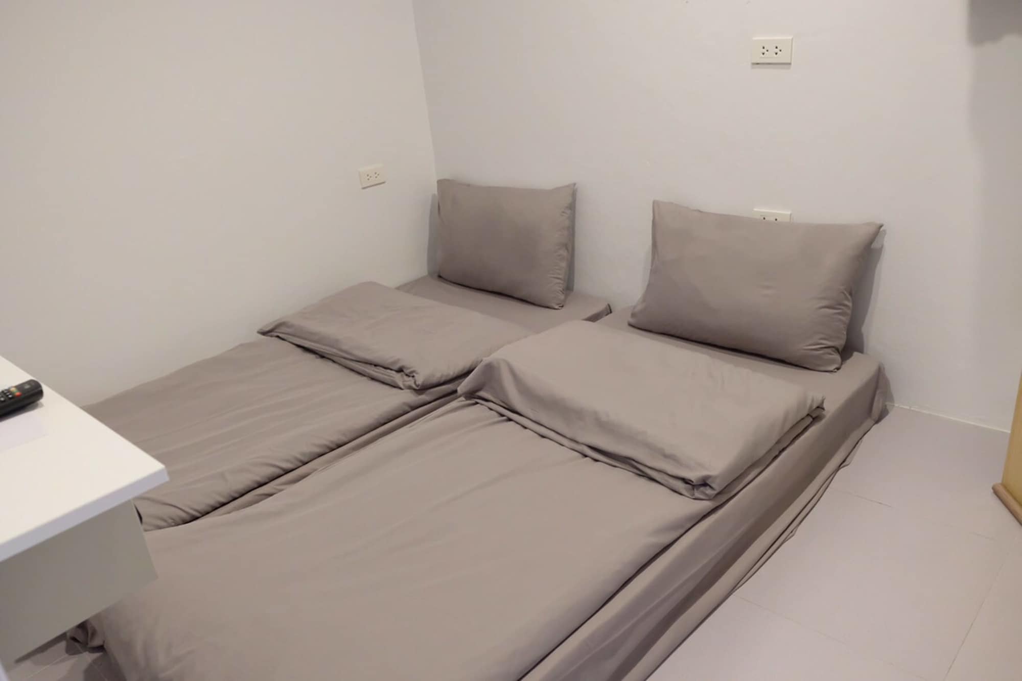 Minimal House Patong (Adults Only) Hostel Exterior foto